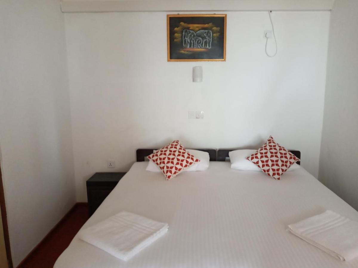 New Seaside Inn Hikkaduwa Ngoại thất bức ảnh