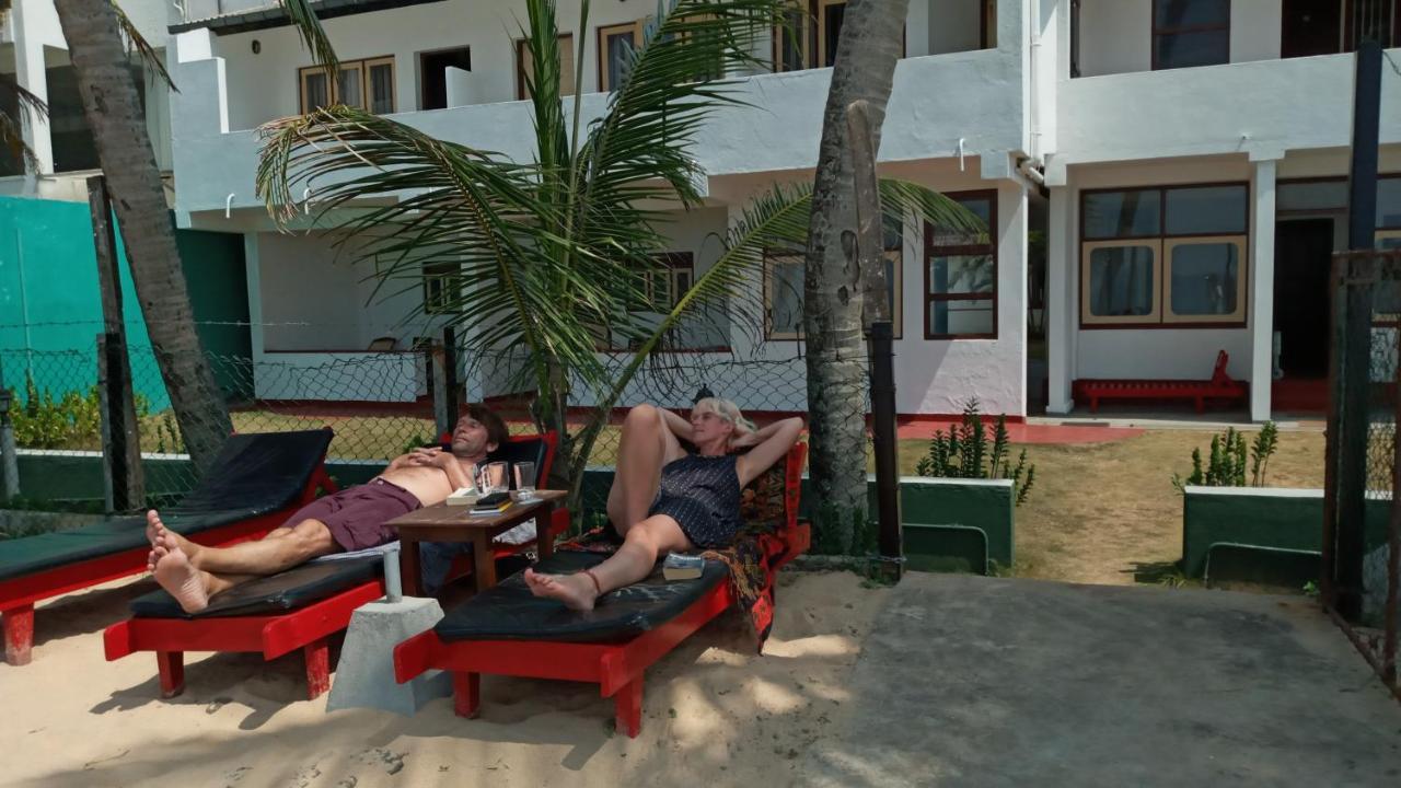 New Seaside Inn Hikkaduwa Ngoại thất bức ảnh